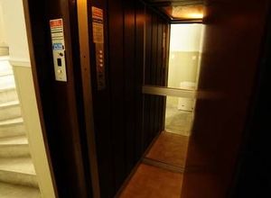 Studio/Γκαρσονιέρα, Κέντρο