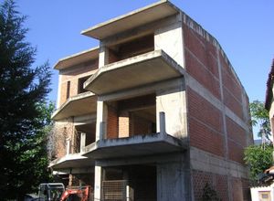 Συγκρότημα προς πώληση Ψαχνά (Μεσσαπία) 342 τ.μ. 8 Υπνοδωμάτια