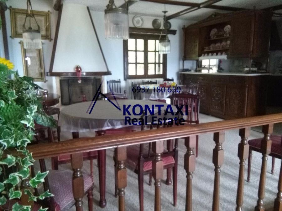 Photo 110607936