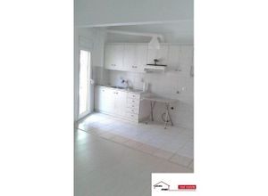 Studio Flat, Papafi
