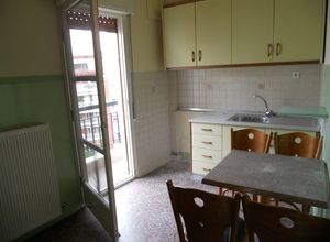 Studio Flat, Kato Toumpa