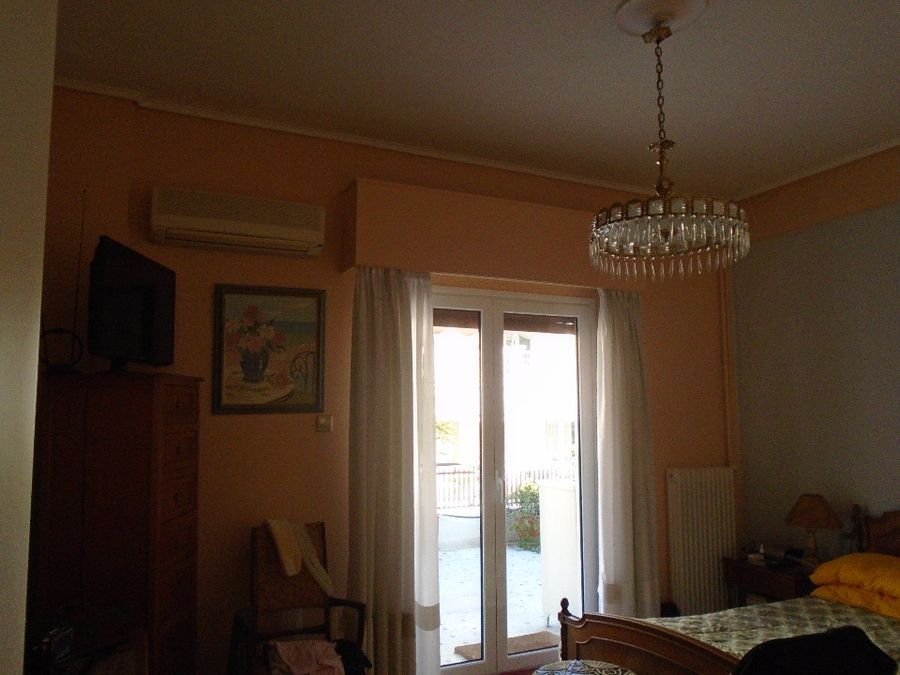 Photo 121375995