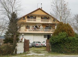 Μονοκατοικία για ενοικίαση Λαγκαδάς 300 τ.μ. 4 Υπνοδωμάτια