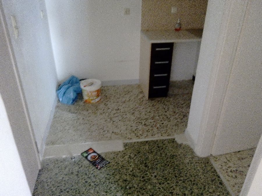 Photo 128847777