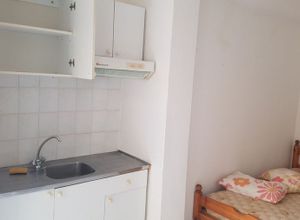 Studio/Γκαρσονιέρα, Ανάληψη