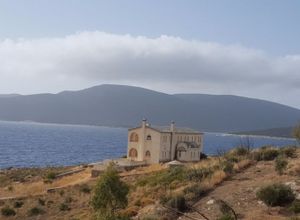 Κτίριο προς πώληση Κάρυστος 16.000 τ.μ. 8 Υπνοδωμάτια