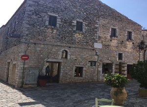 Κτίριο προς πώληση Αρεόπολη (Οίτυλος) 282 τ.μ. 3 Υπνοδωμάτια