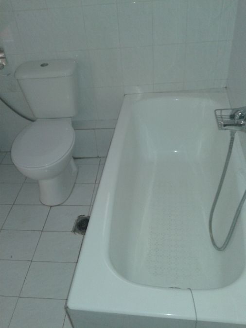 Photo 143887044