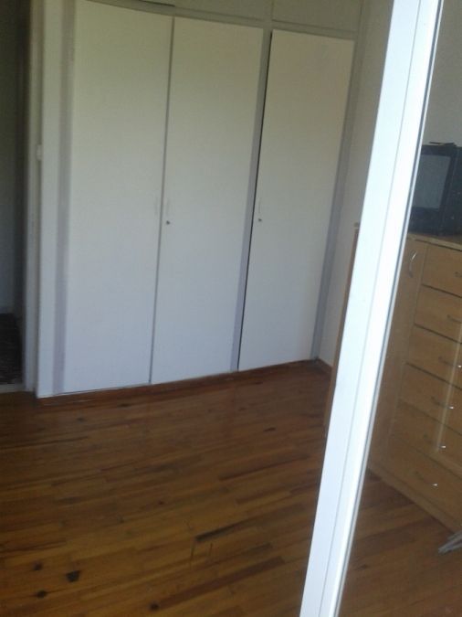Photo 143887050
