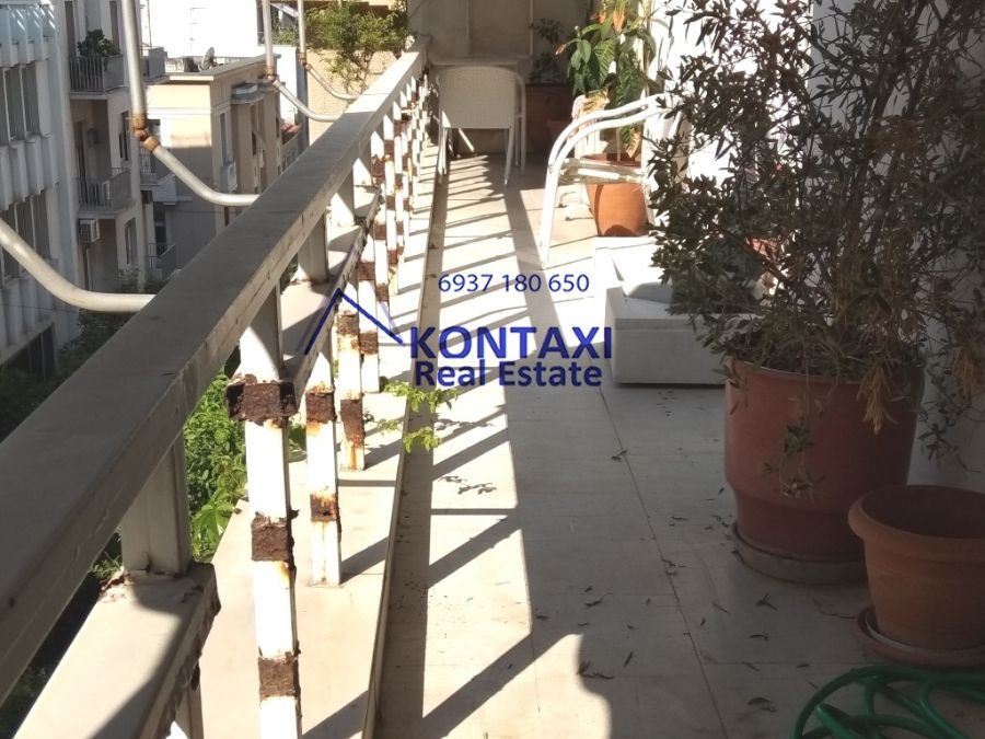 Photo 146026899