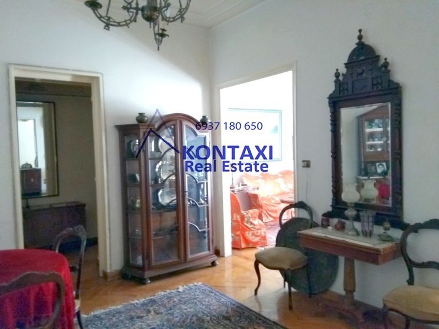 Photo 146026908