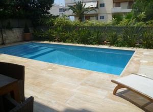 Maisonette, Aixoni