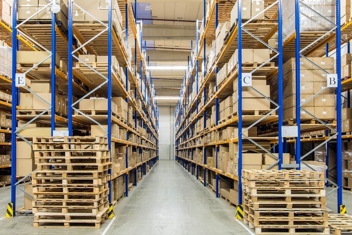Склад информации который. Современные складские помещения. Складское помещение. Вещевой склад. Склад товаров.