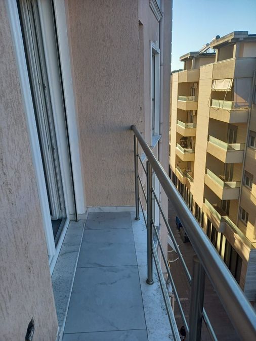 Photo 242083665