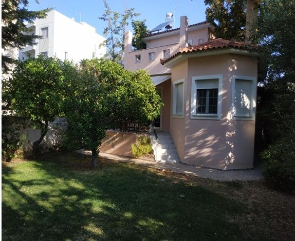 House Sourmena