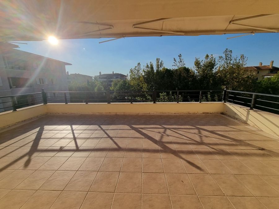 Photo 263278587