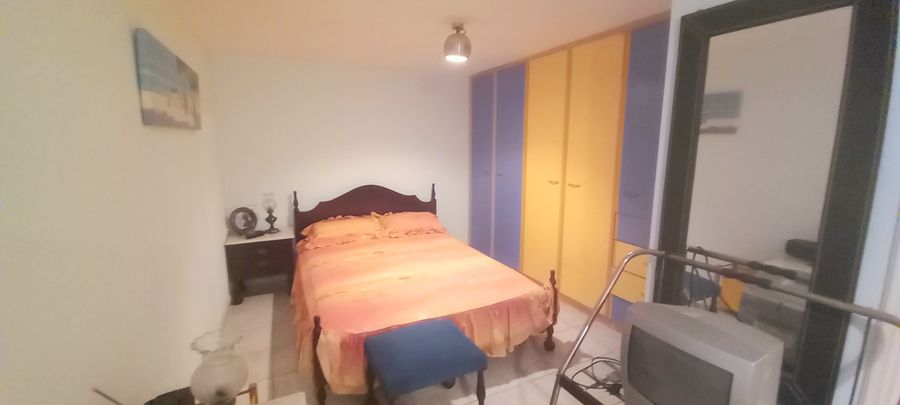 Photo 264415209