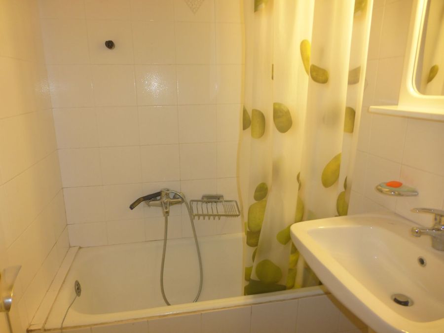 Photo 265363797