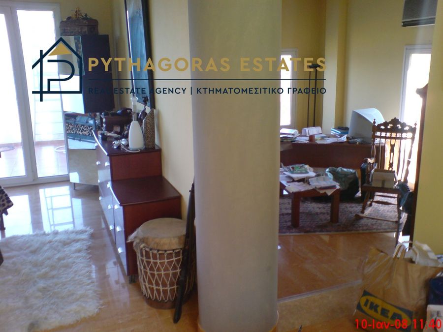 Photo 279198573