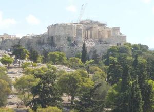 Μονοκατοικία για ενοικίαση Ιστορικό Κέντρο Θησείο 360 τ.μ. 3 Υπνοδωμάτια