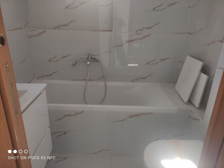 Photo 296294859