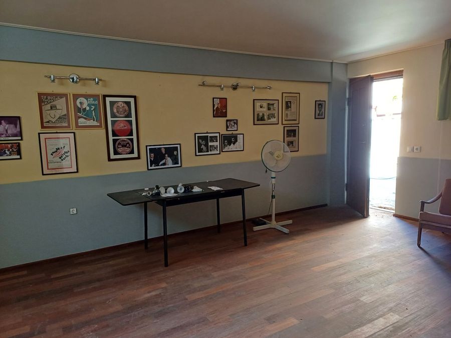 Photo 297795318