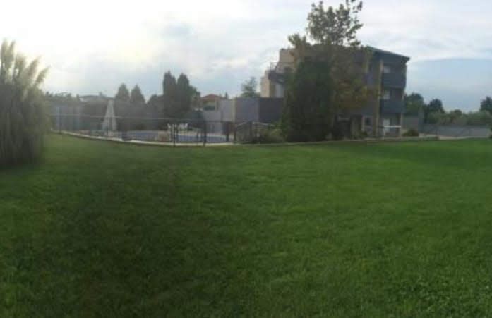 Photo 303736752