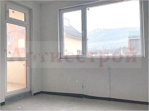 Снимка 303926949