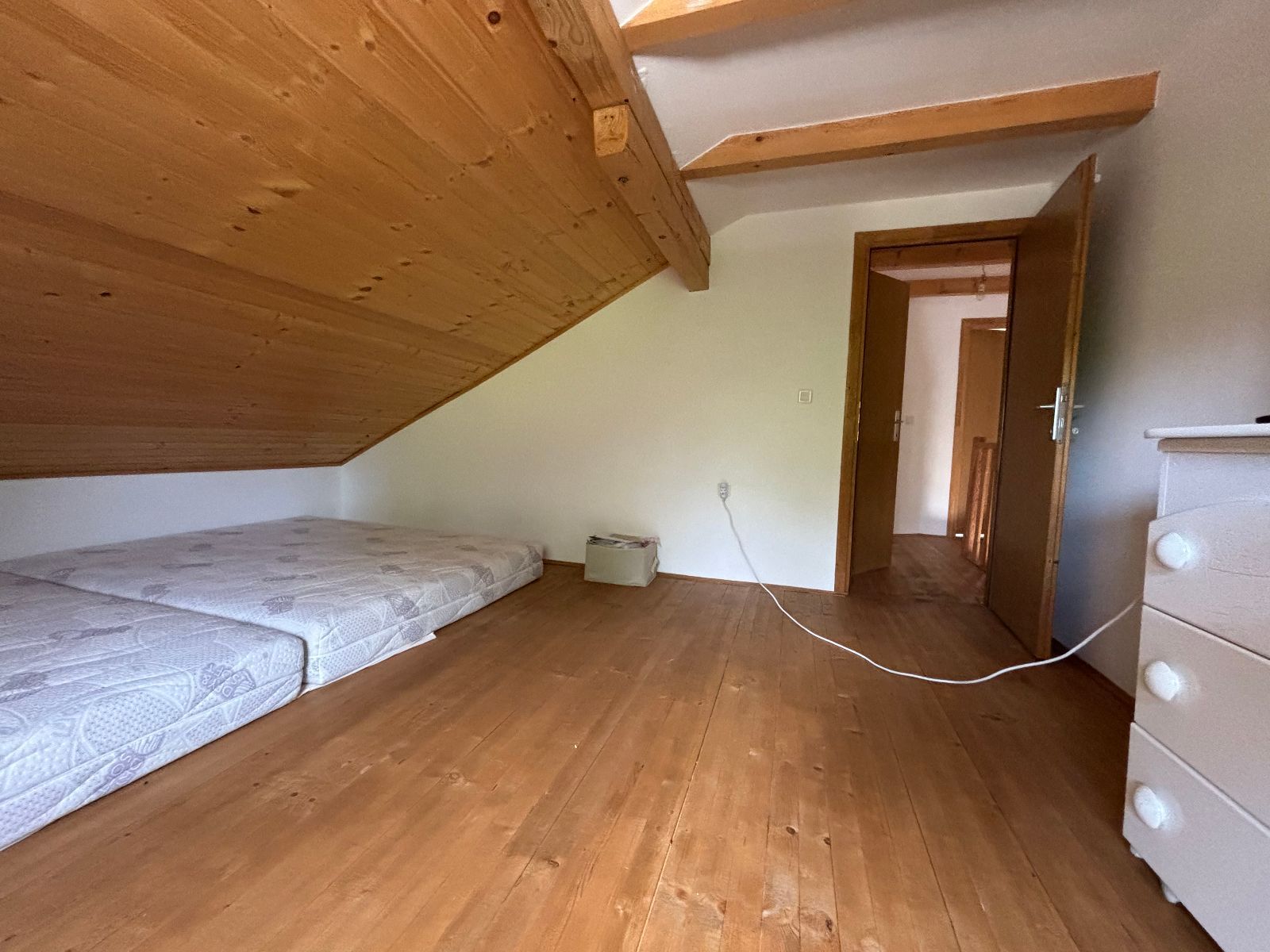 Kuća 180 m2 na prodaju Ilidža, Osijek photo 3