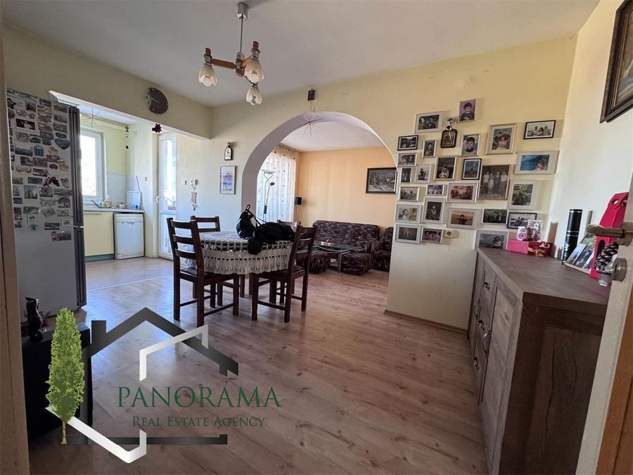 Снимка 305390874