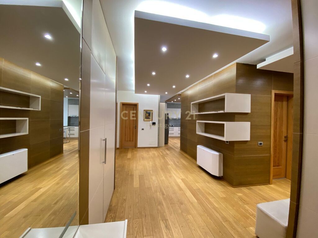 Apartament me qira Rr. e Elbasanit