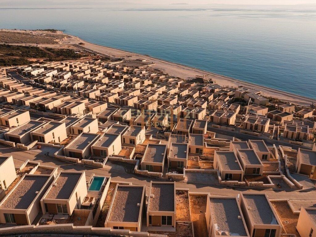 Vilë në shitje Dhërmi