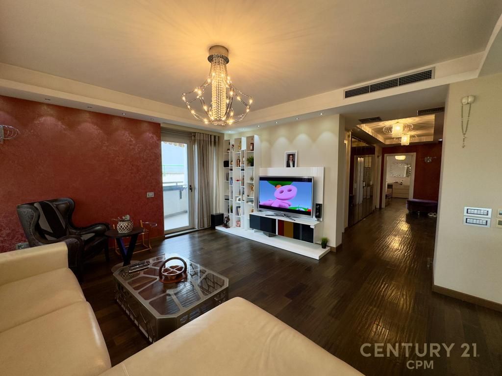 Apartament në shitje Pazari i Ri