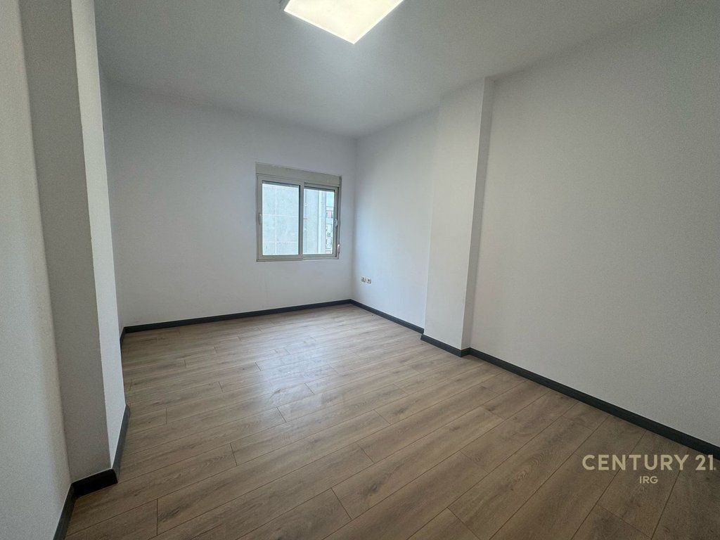Apartament në shitje Komuna e Parisit