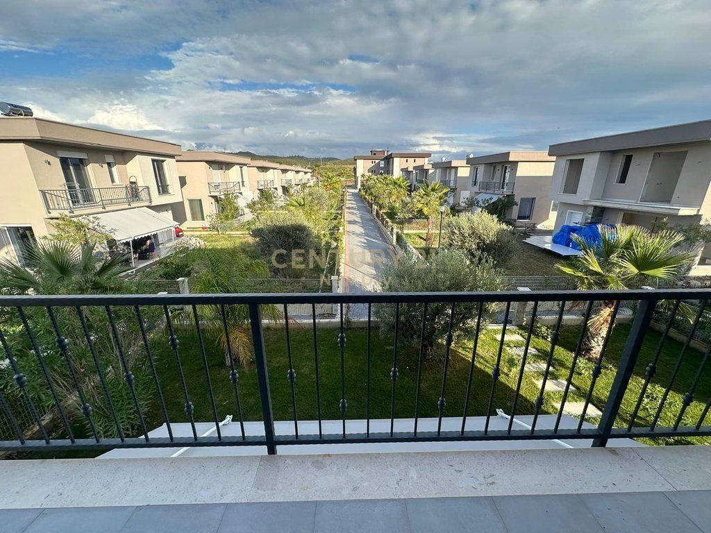 Vilë në shitje Gjiri I Lalzit