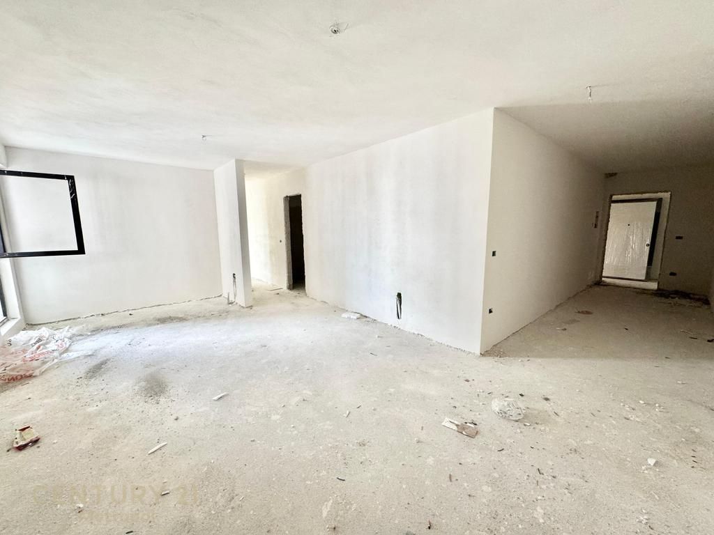 Apartament në shitje Ish-Fusha e Aviacionit