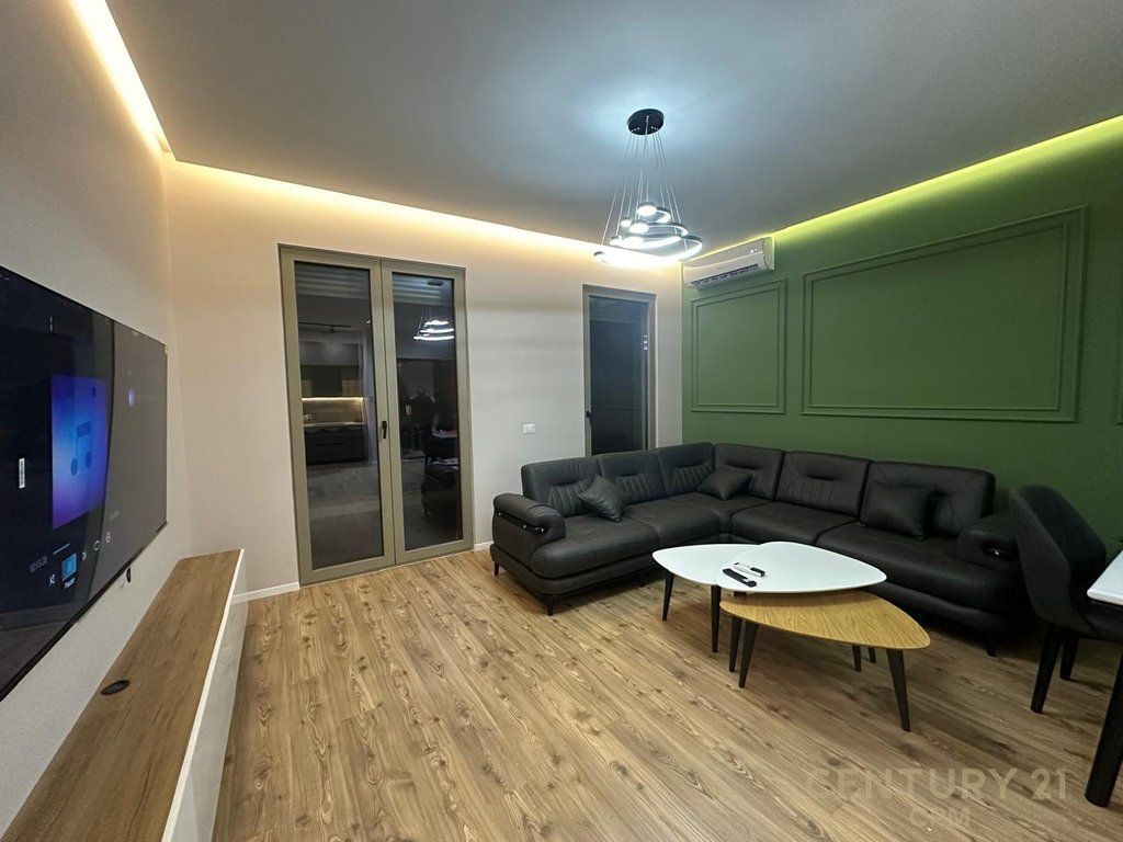 Apartament me qira Rr. e Kavajës