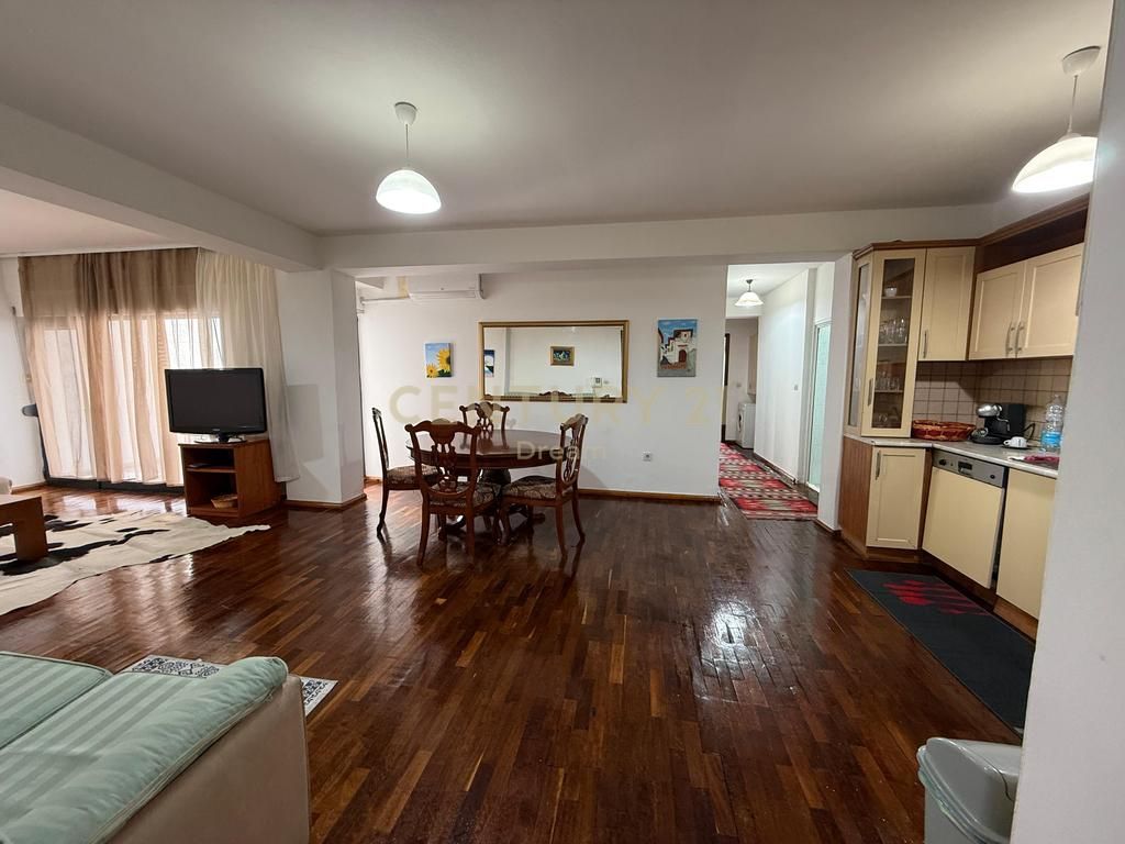 Apartament me qira Bllok