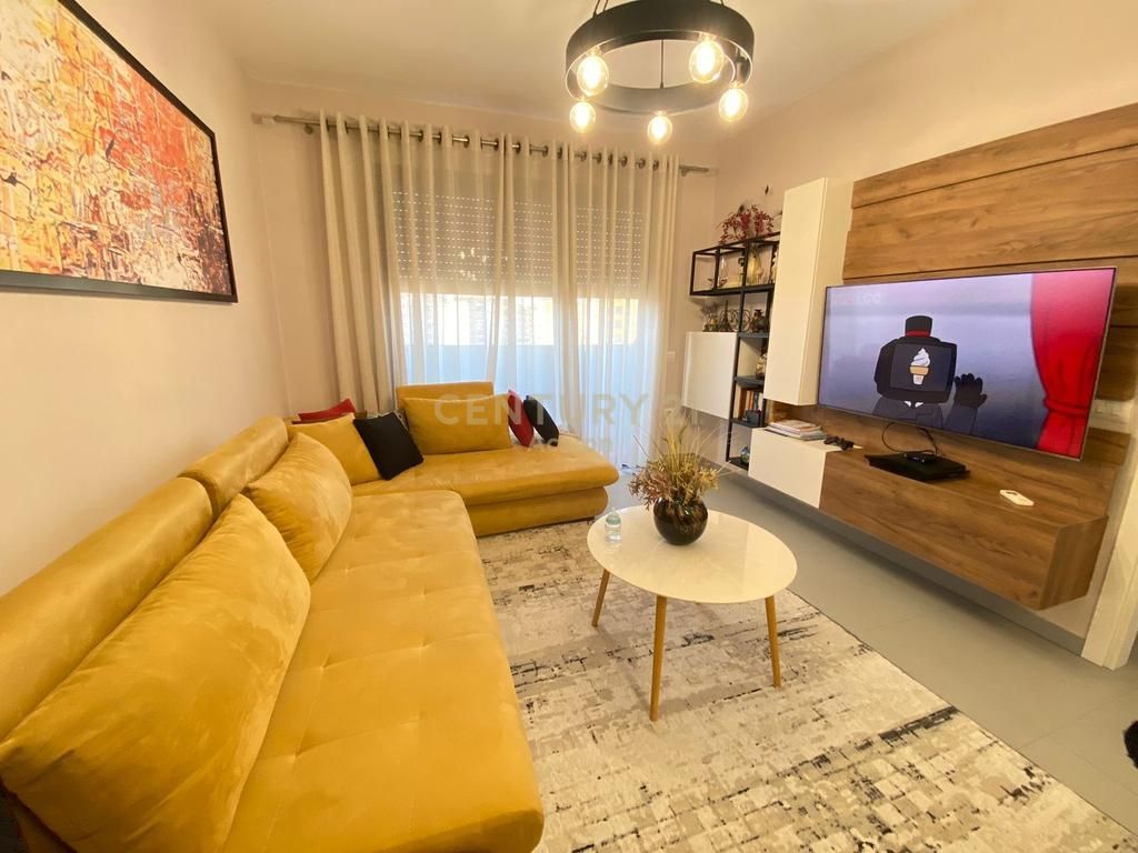 Apartament me qira Rr. e Kosovarëve