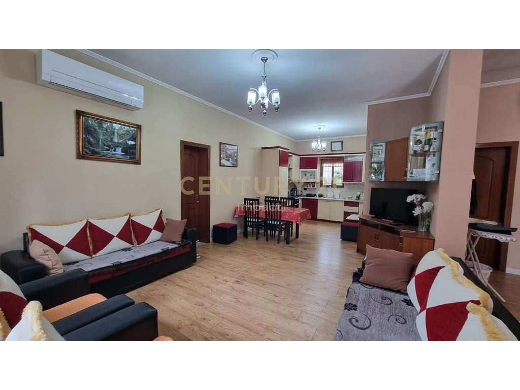 Vilë me qira Kodra e Priftit