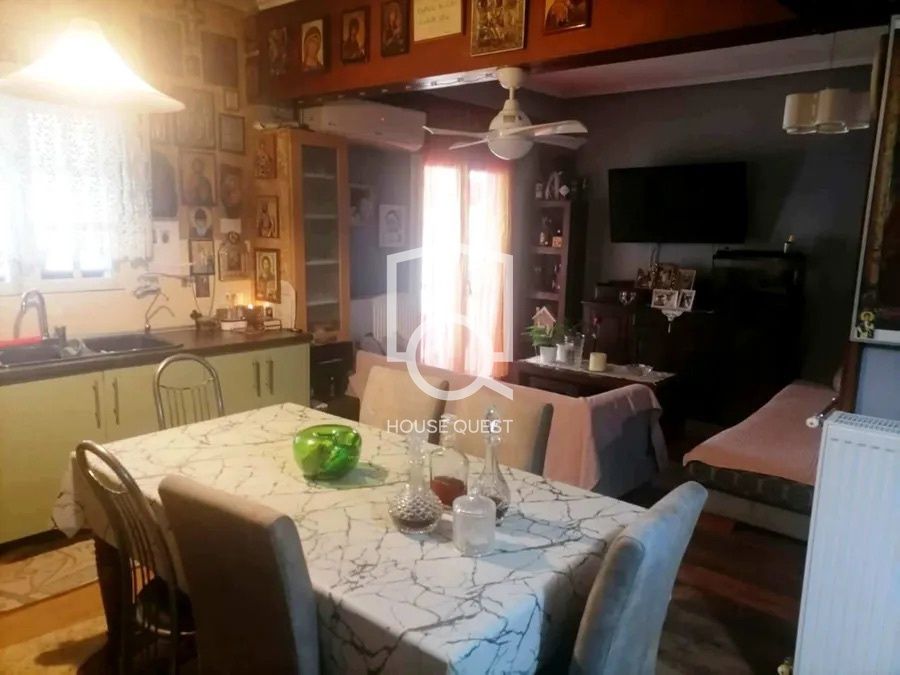Photo 317643645