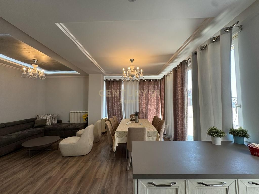 Apartament në shitje Shkozë