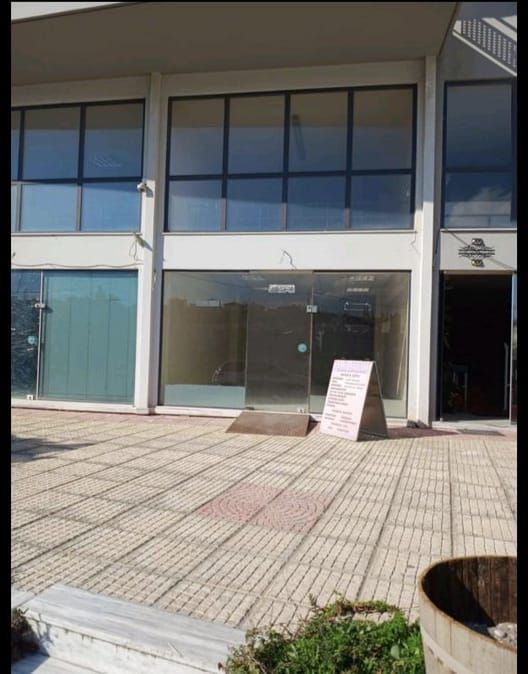 Photo 318330420