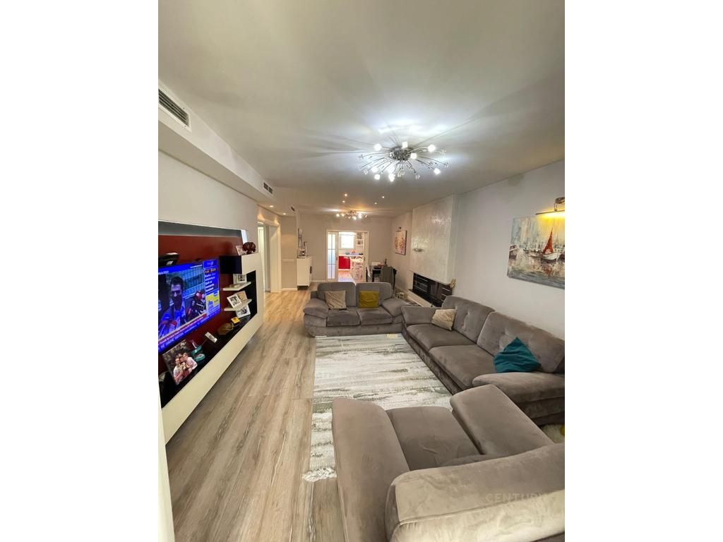 Apartament në shitje 21 Dhjetori