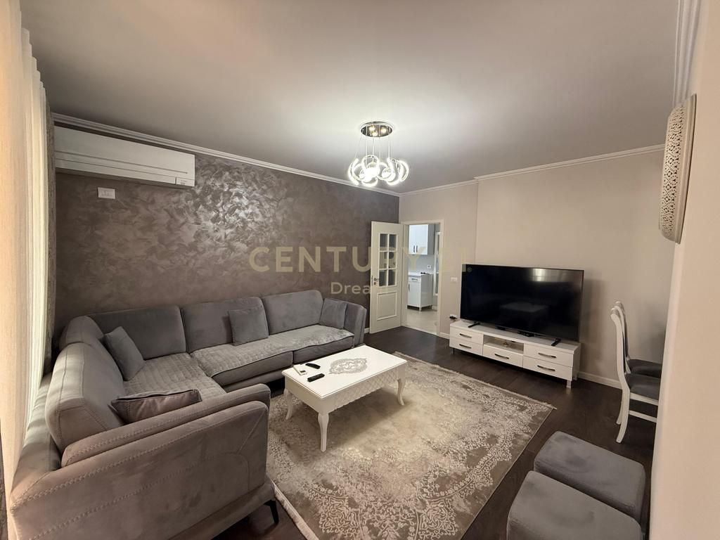 Apartament me qira Rr. e Barrikadave