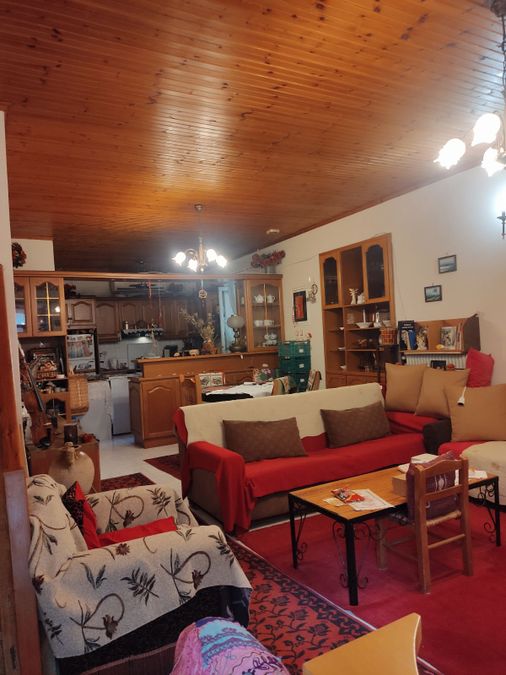 Photo 320196795