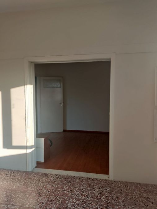 Photo 320198379