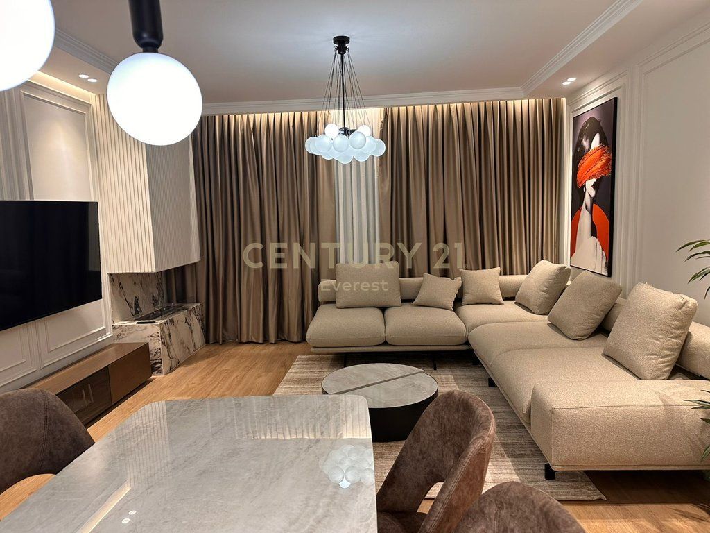 Apartament me qira Komuna e Parisit