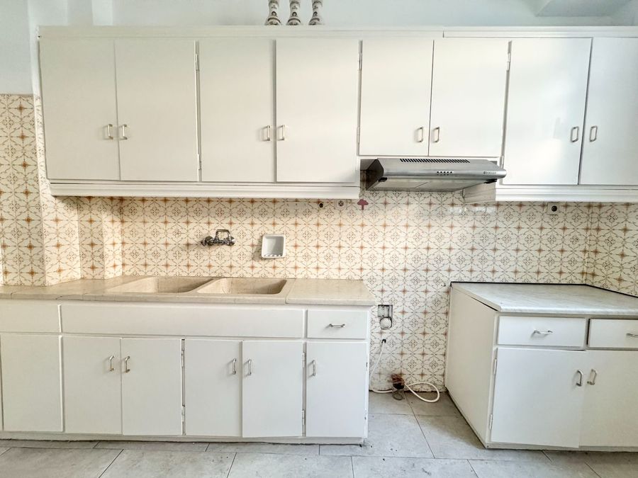 Photo 320407653