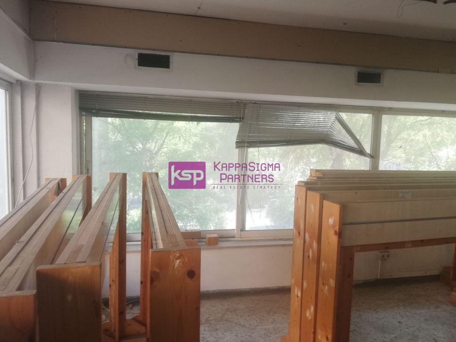 Photo 320425095